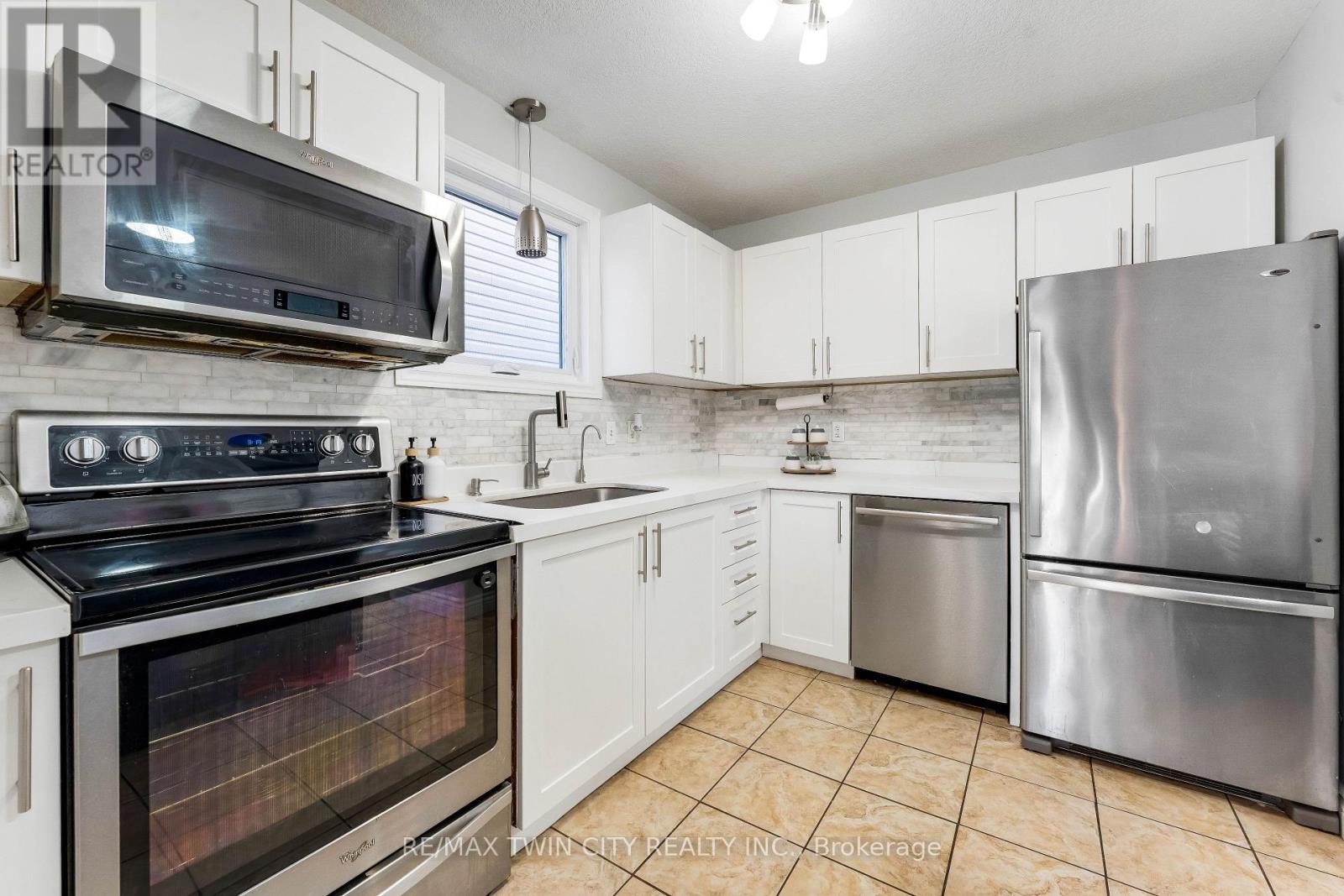 160 Prosperity Drive, Kitchener, Ontario  N2E 4E5 - Photo 8 - X12849932