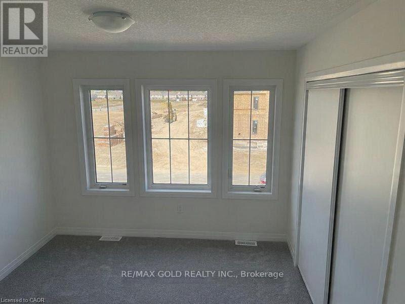 117 Leslie Davis Street, North Dumfries, Ontario  N0B 1E0 - Photo 10 - X12850020