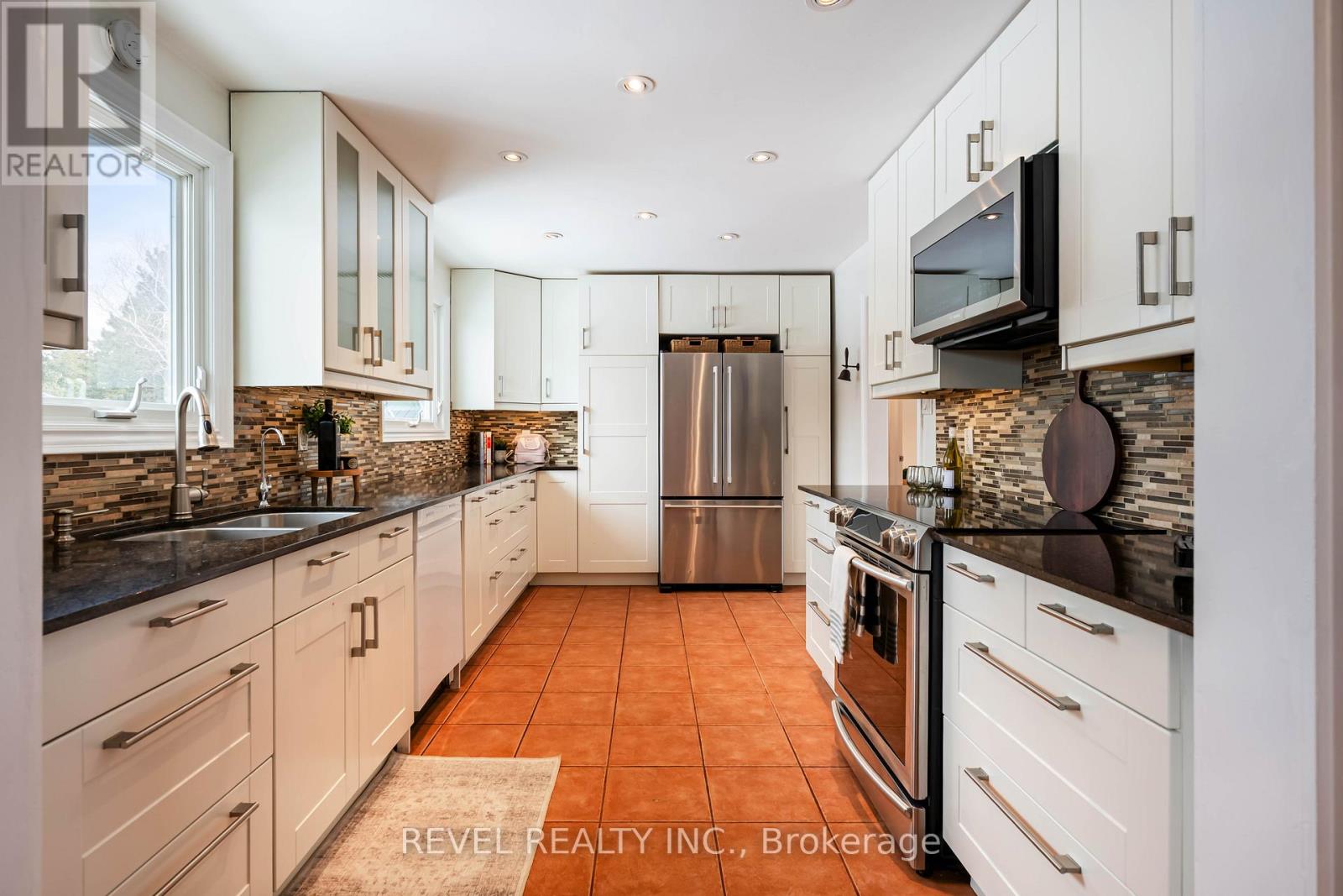 12 Victoria Boulevard, East Garafraxa, Ontario  L9W 7L6 - Photo 11 - X12850056