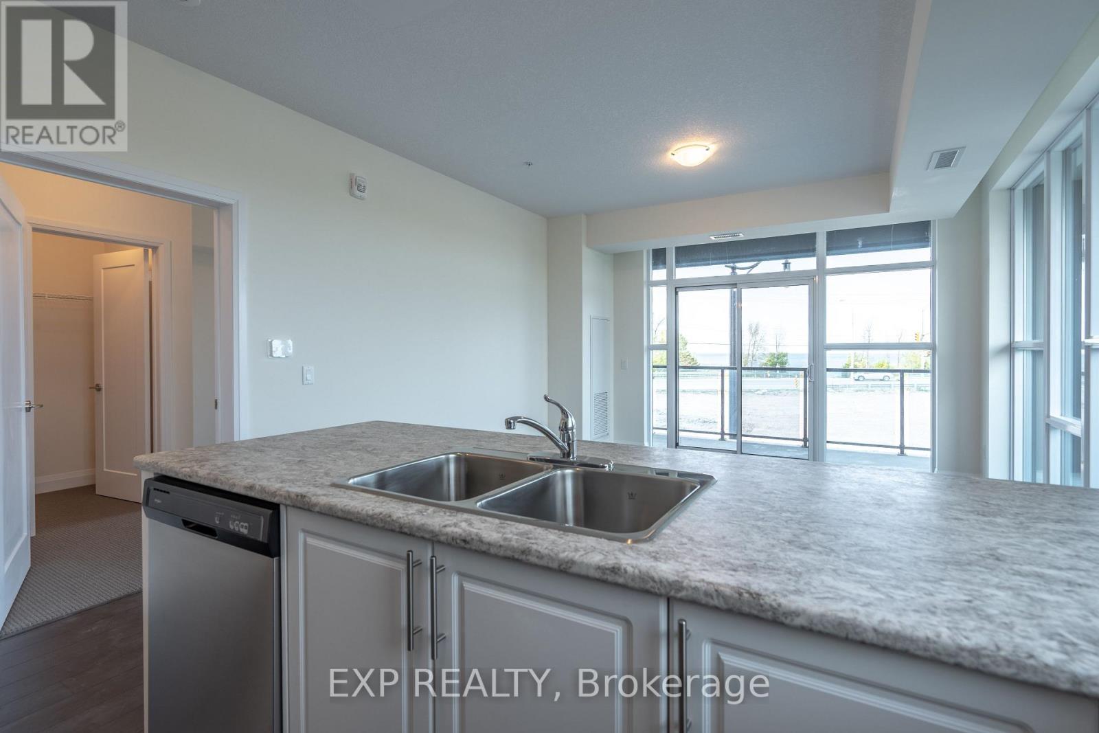 213 - 16 Concord Place, Grimsby, Ontario  L3M 0J1 - Photo 11 - X12850080