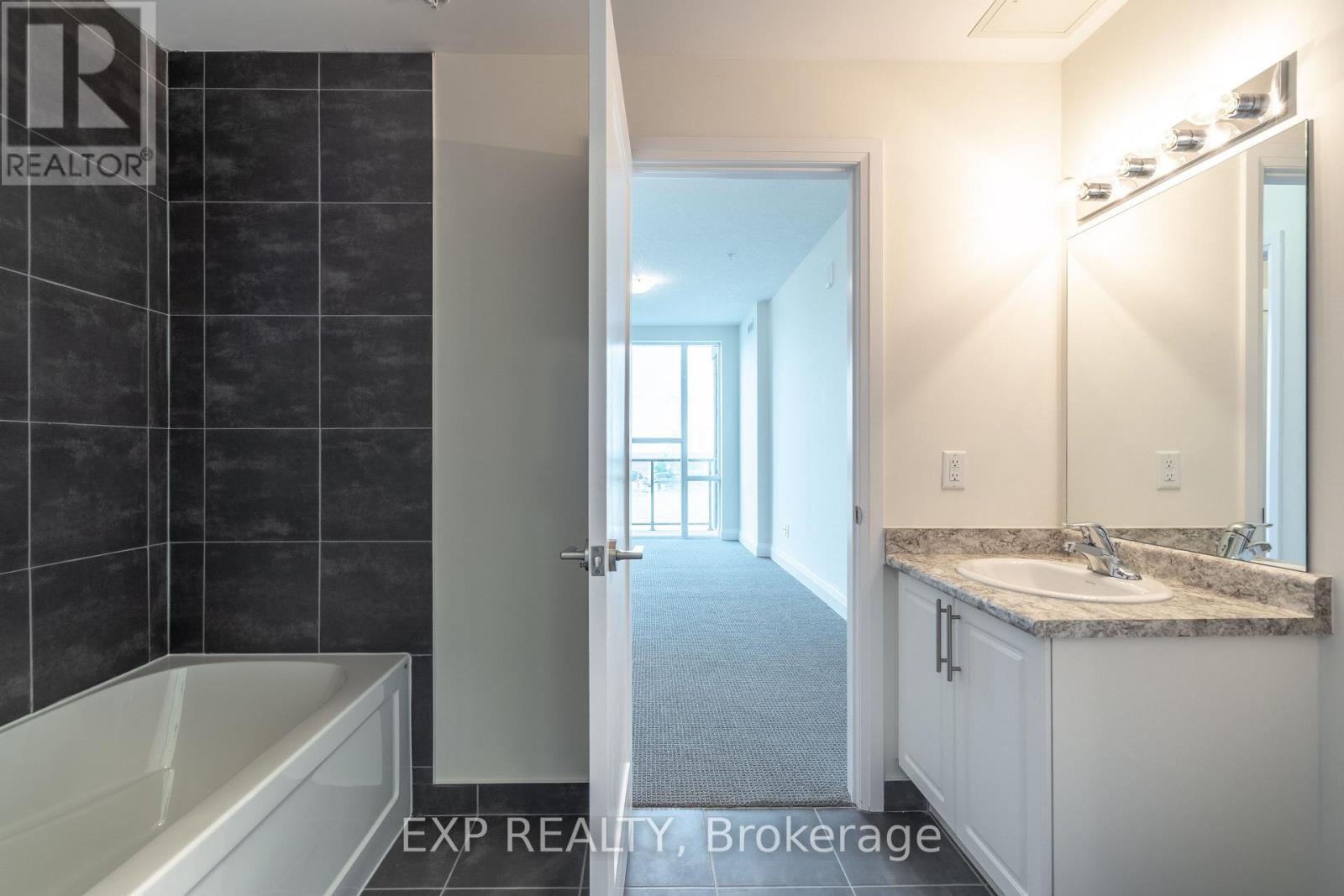 213 - 16 Concord Place, Grimsby, Ontario  L3M 0J1 - Photo 18 - X12850080