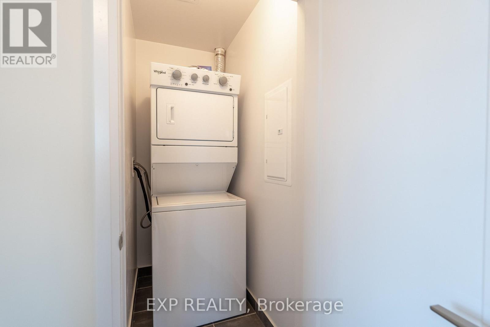 213 - 16 Concord Place, Grimsby, Ontario  L3M 0J1 - Photo 5 - X12850080