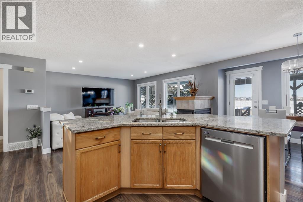 120 Hidden Ranch Crescent Nw, Calgary, Alberta  T3A 5W4 - Photo 9 - A2287975