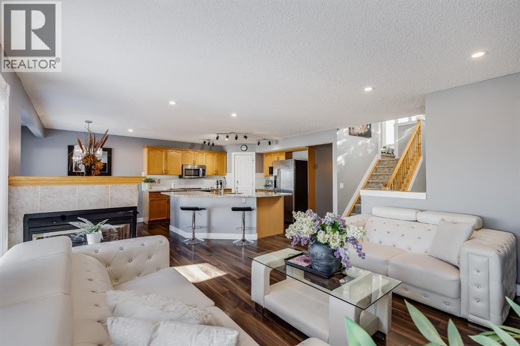 120 Hidden Ranch Crescent Nw, Calgary, Alberta  T3A 5W4 - Photo 5 - A2287975
