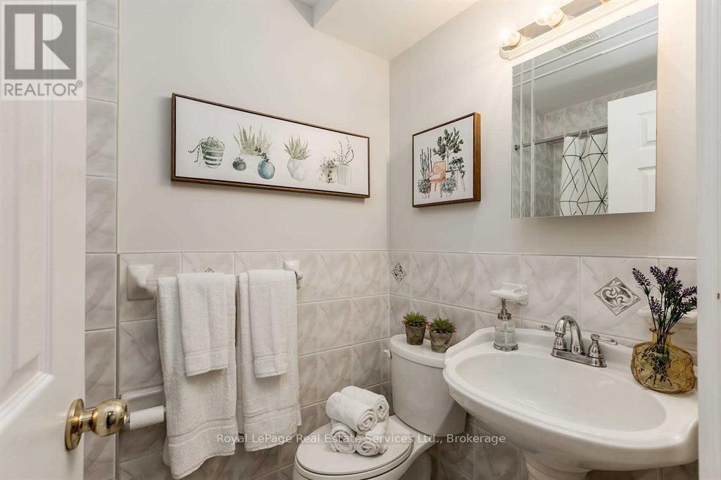 148 Major Street, Toronto, Ontario  M5S 2L2 - Photo 7 - C12850220