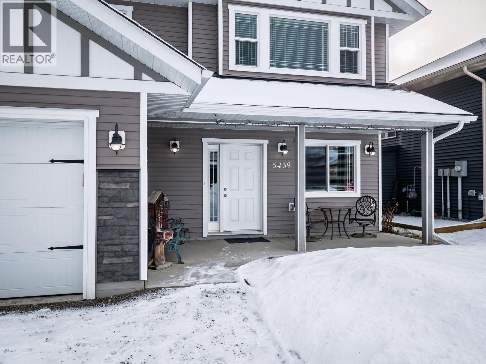 5439 Woodvalley Drive, Prince George, British Columbia  V2K 5A6 - Photo 2 - R3096566