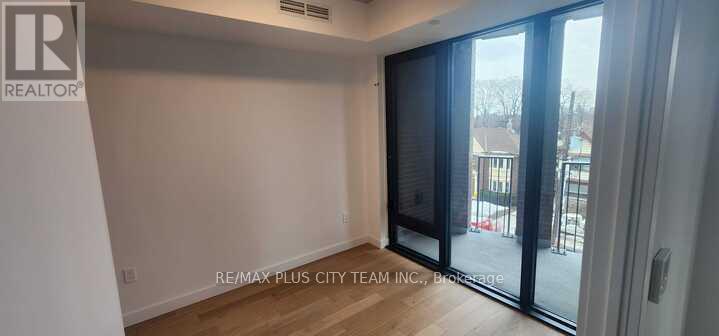 301 - 1720 Bayview Avenue, Toronto, Ontario  M4G 3C4 - Photo 6 - C12846598