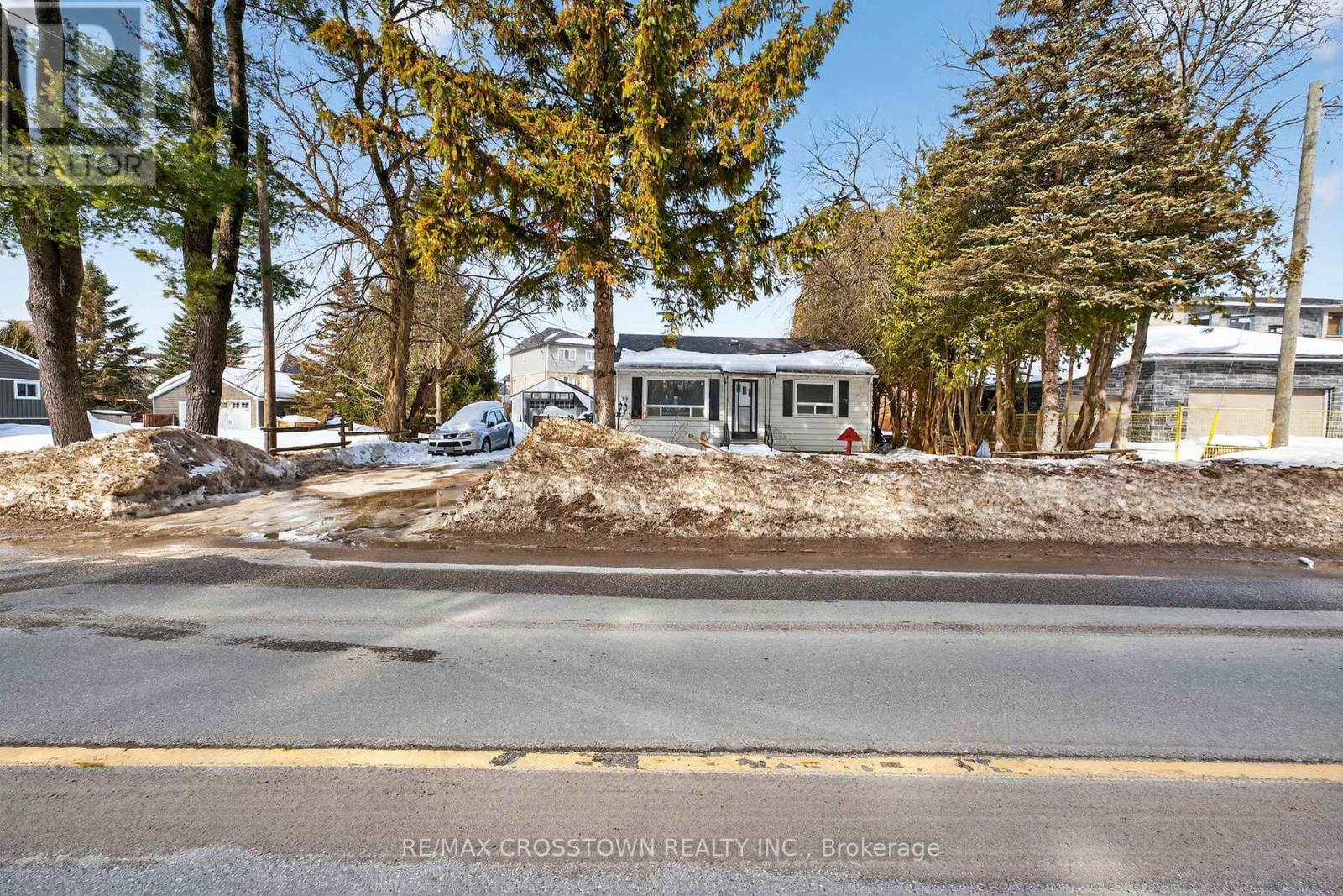 73 Centre Street, Essa, Ontario  L0M 1B0 - Photo 5 - N12844672