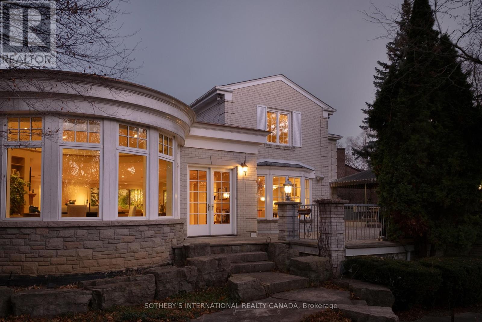 91 Fairway Heights Drive, Markham (Bayview Fairway-Bayview Country Club Estates), Ontario  L3T 3A7 - Photo 30 - N12591880