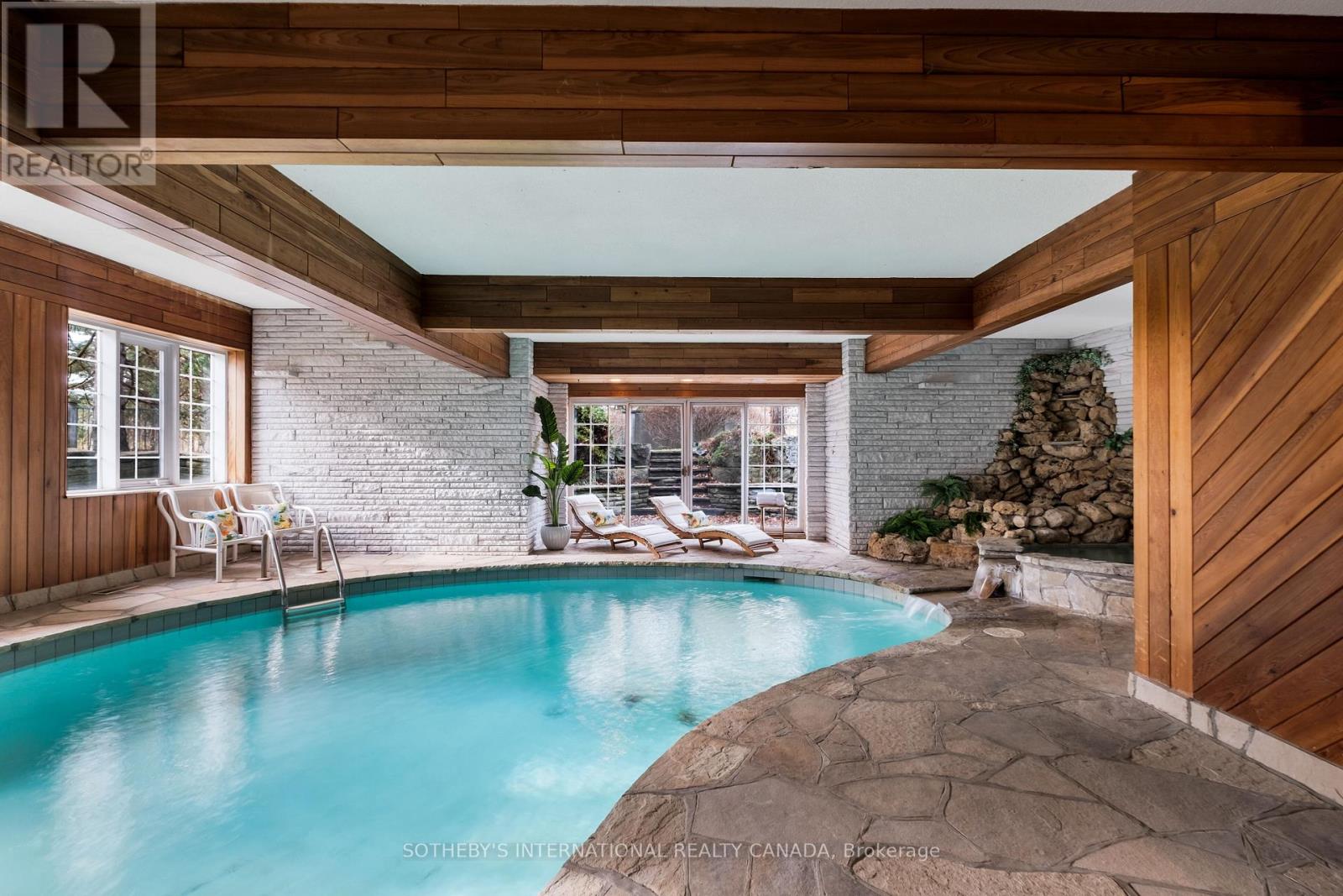 91 Fairway Heights Drive, Markham (Bayview Fairway-Bayview Country Club Estates), Ontario  L3T 3A7 - Photo 4 - N12591880