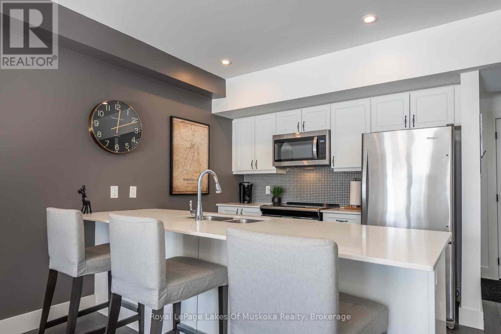 102 - 3 Tree Tops Lane, Huntsville, Ontario  P1H 0B8 - Photo 7 - X12850186