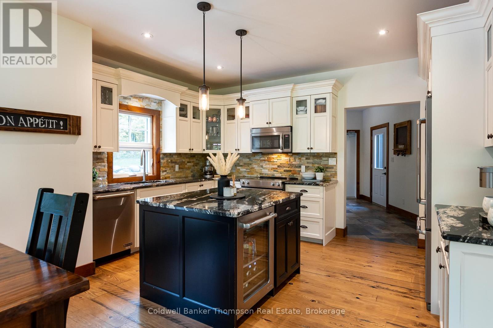 15 Forest Hill Lane, Huntsville, Ontario  P1H 2N5 - Photo 6 - X12850300