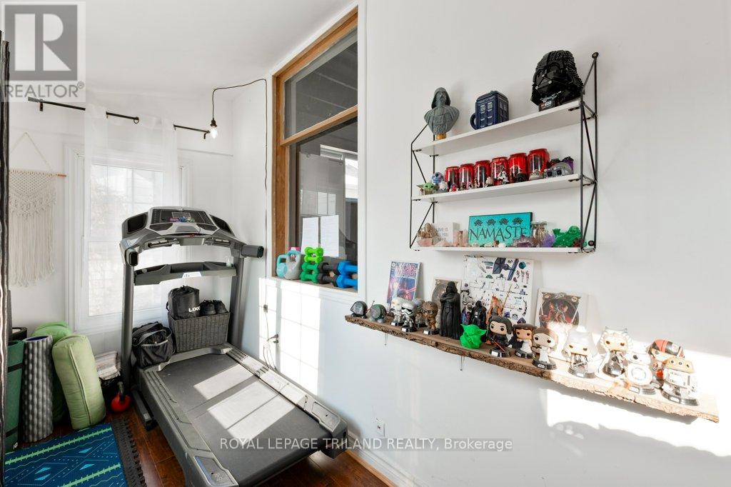 Photo 3 of 41 for 80 Edward Street