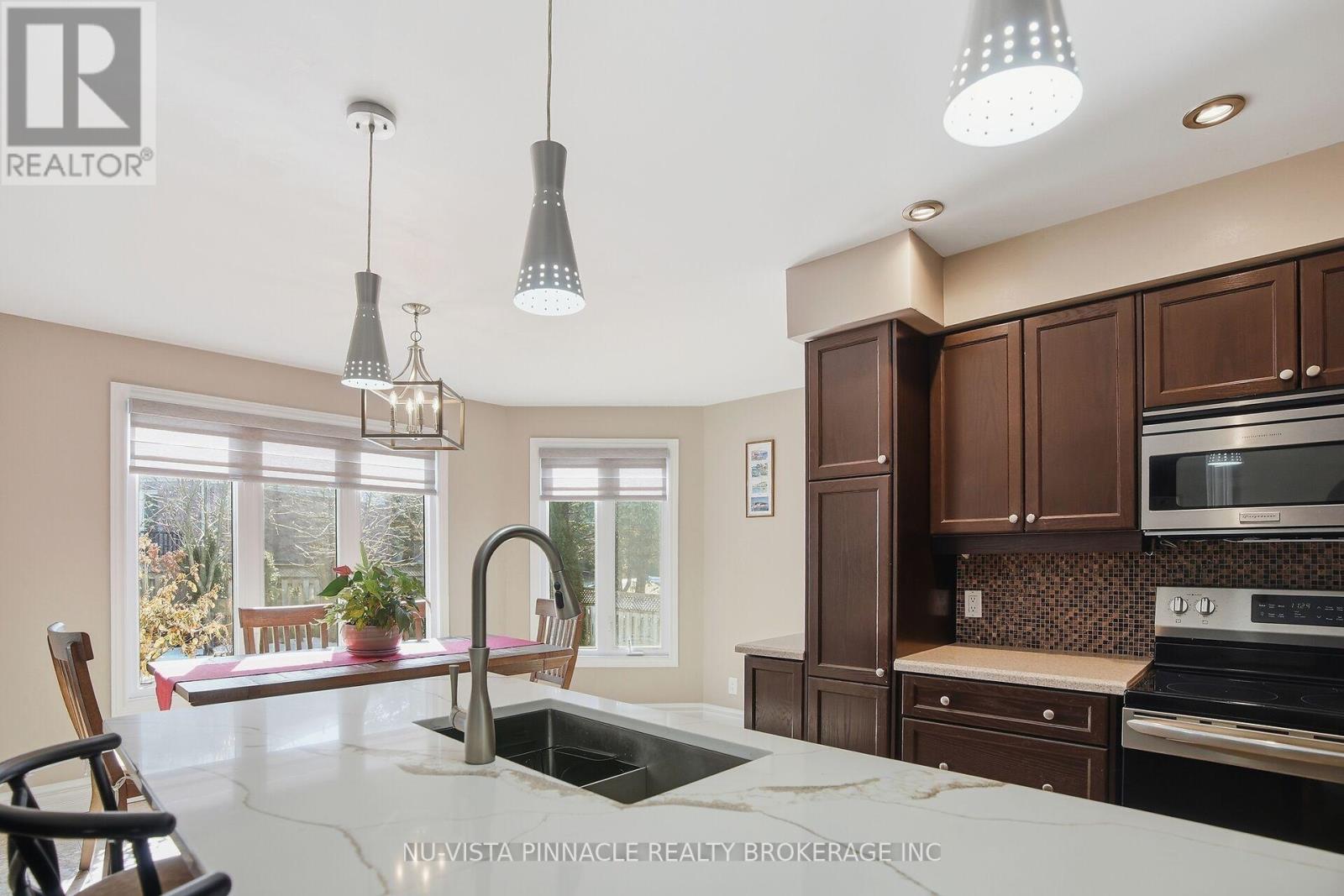 532 Rosecliffe Terrace, London South, Ontario  N6K 4H6 - Photo 12 - X12850008