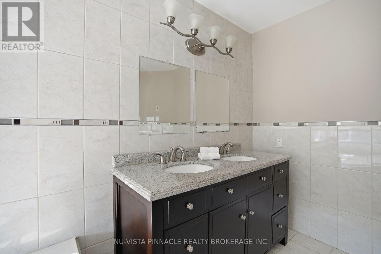 532 Rosecliffe Terrace, London South, Ontario  N6K 4H6 - Photo 25 - X12850008