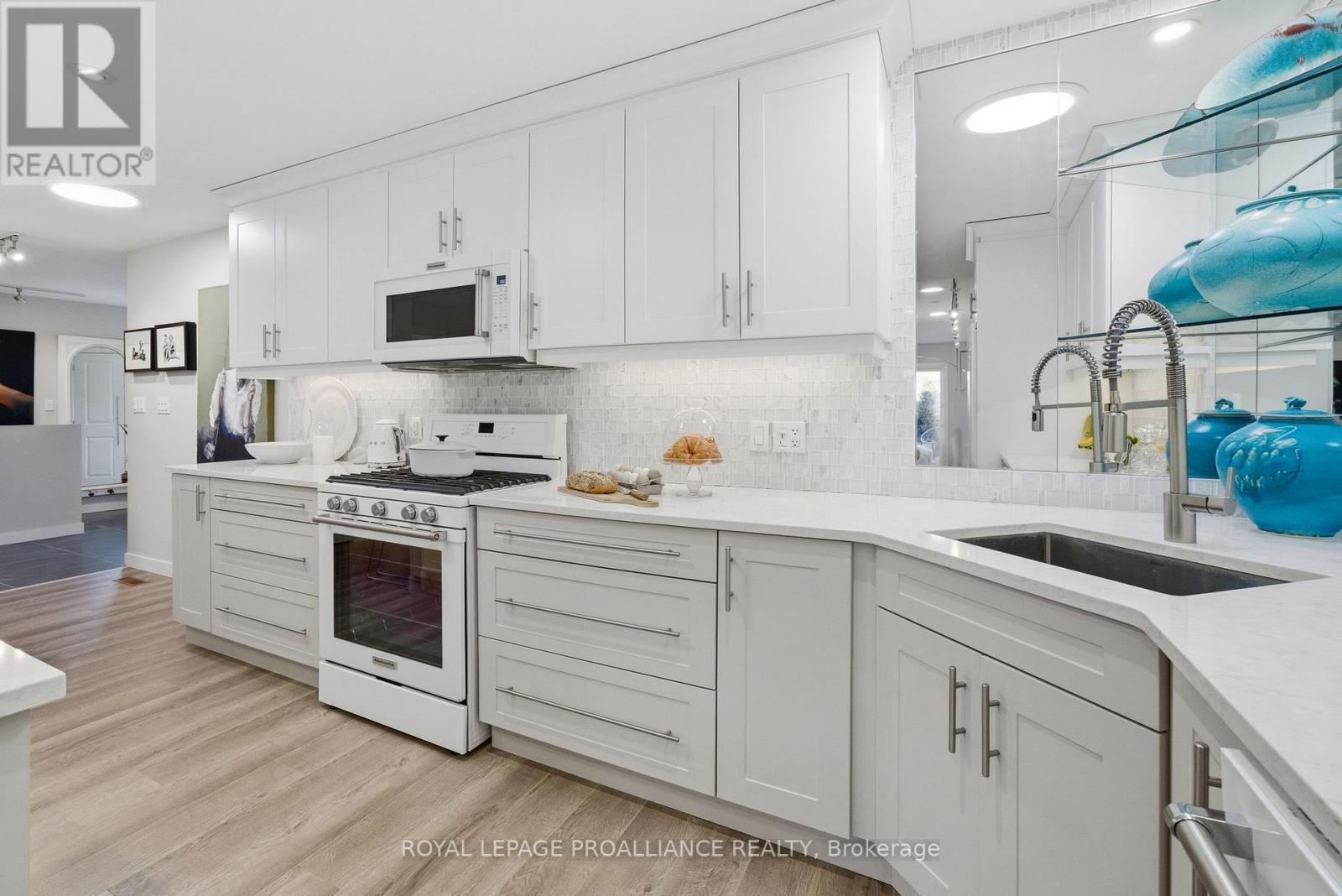 63 Conger Drive, Prince Edward County, Ontario  K0K 3L0 - Photo 13 - X12850246