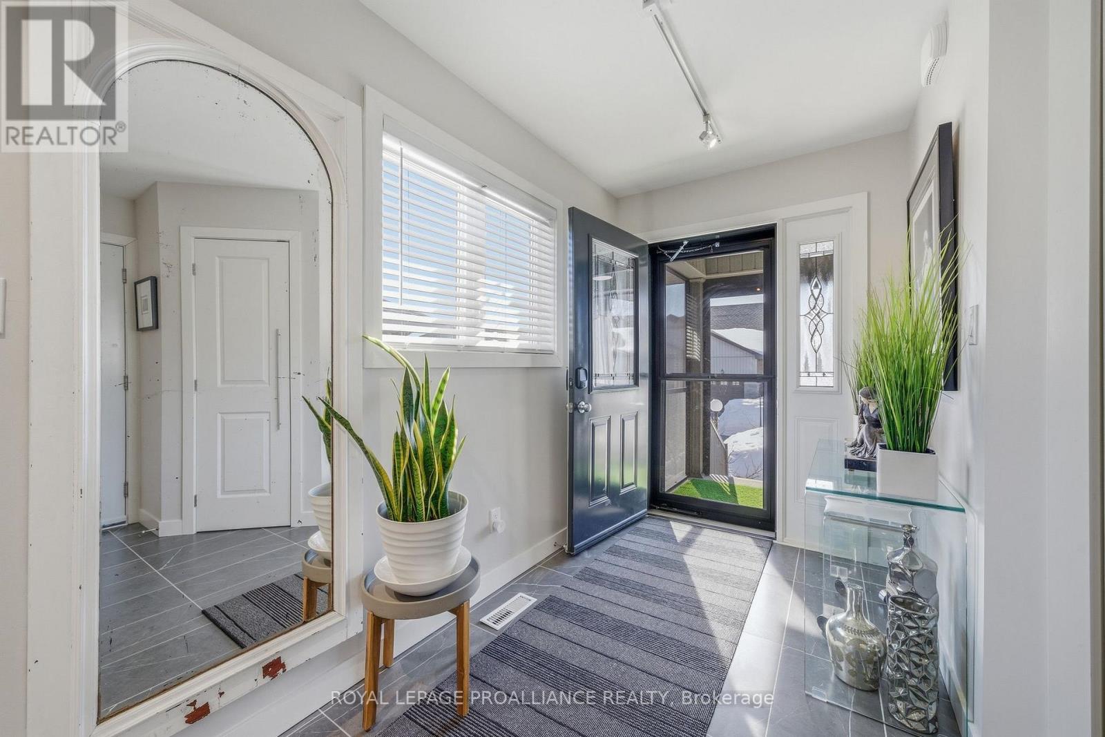 63 Conger Drive, Prince Edward County, Ontario  K0K 3L0 - Photo 4 - X12850246