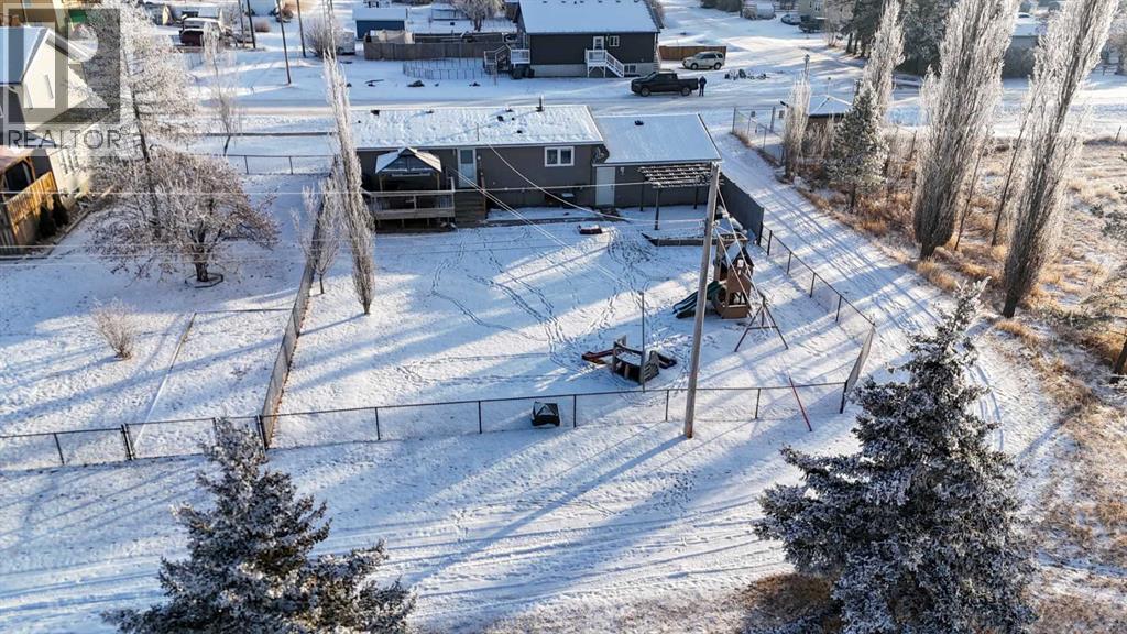 500 Queen Street, Elnora, Alberta  T0M 0Y0 - Photo 3 - A2271481