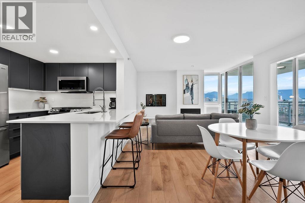 1302 120 MILROSS AVENUE, Vancouver, British Columbia