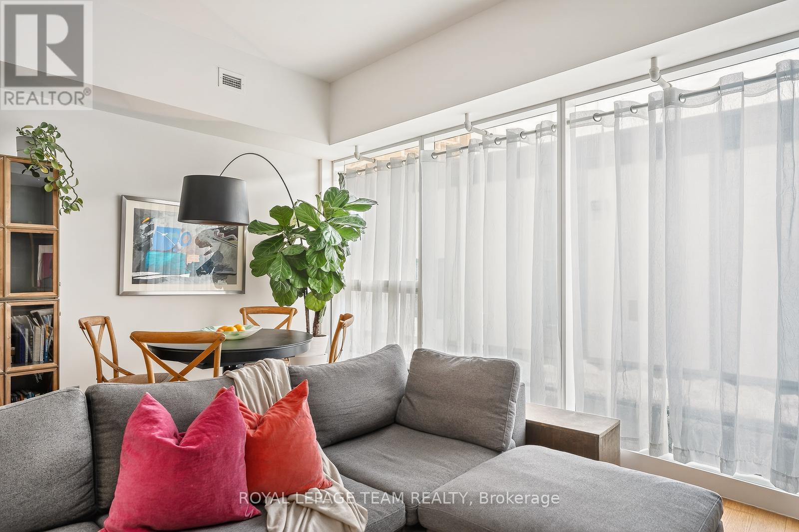 103 - 485 Richmond Road, Ottawa, Ontario  K2A 3W9 - Photo 10 - X12850212