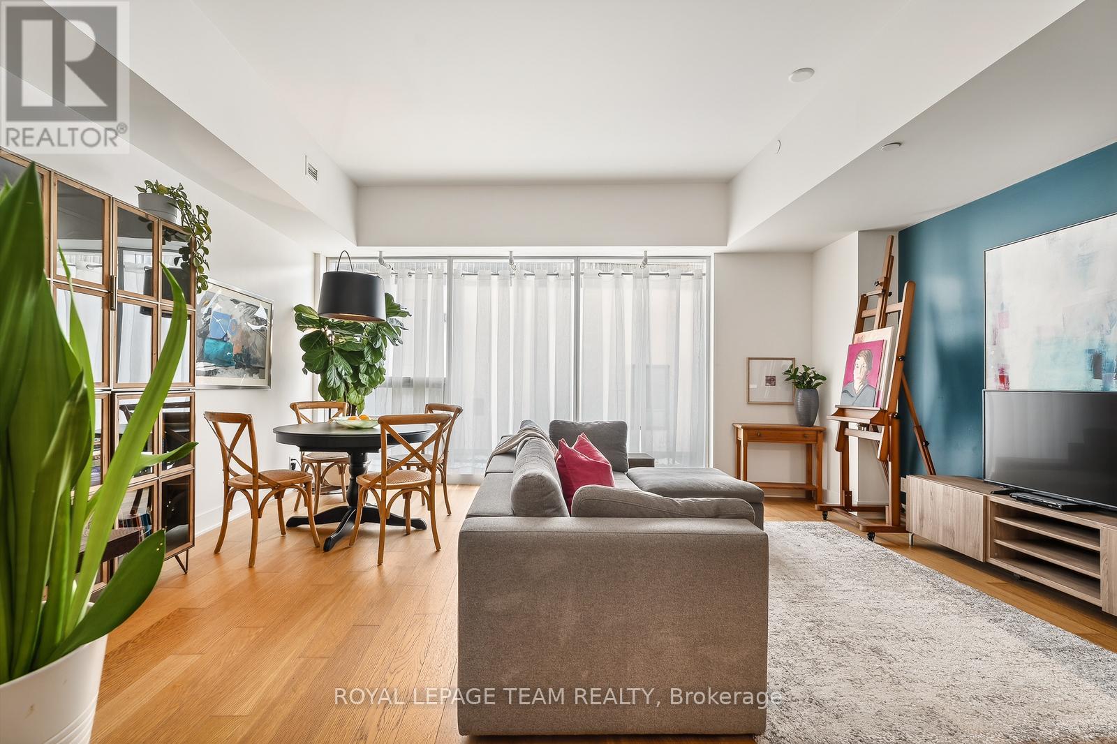 103 - 485 Richmond Road, Ottawa, Ontario  K2A 3W9 - Photo 2 - X12850212