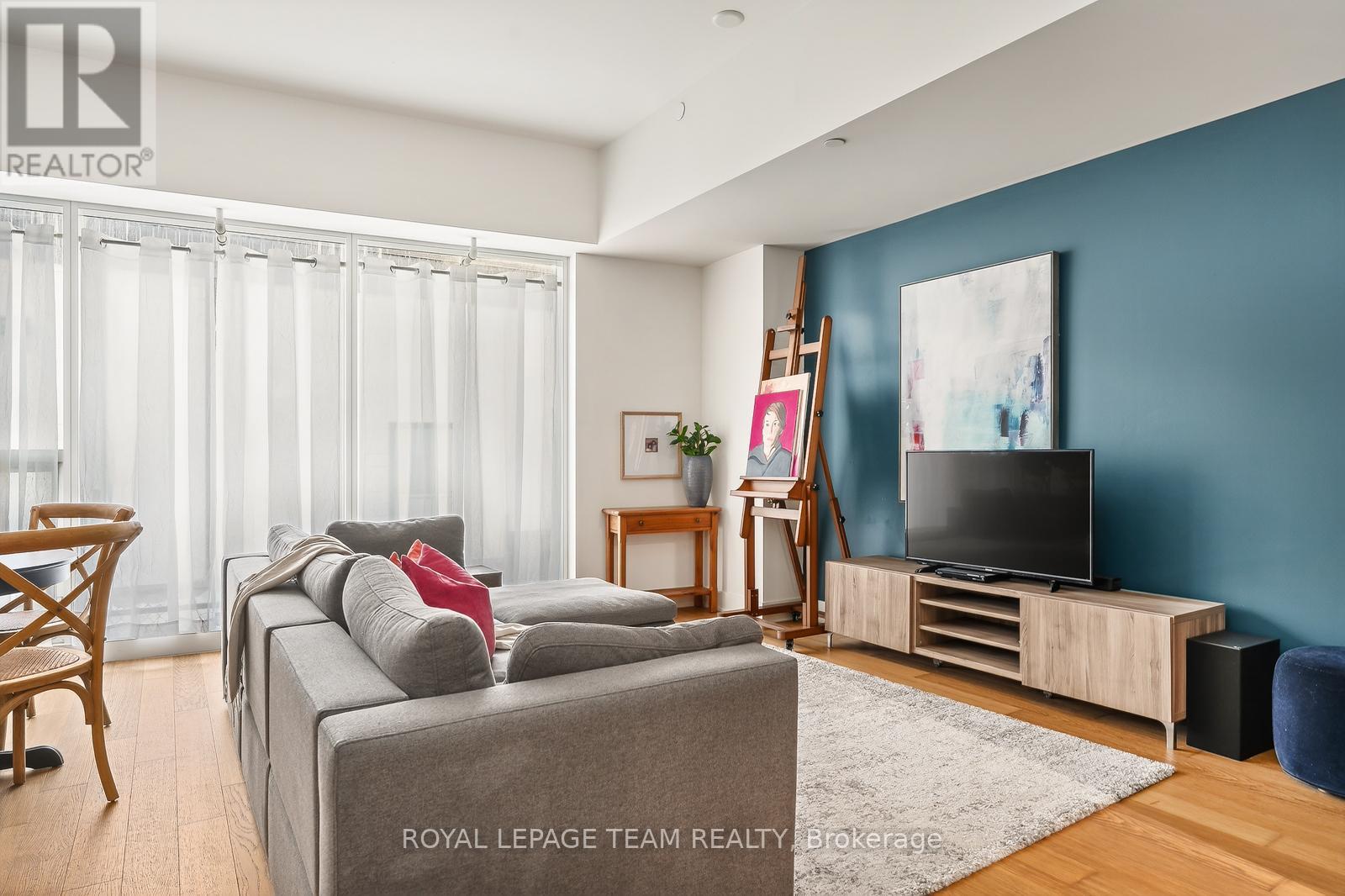 103 - 485 Richmond Road, Ottawa, Ontario  K2A 3W9 - Photo 3 - X12850212