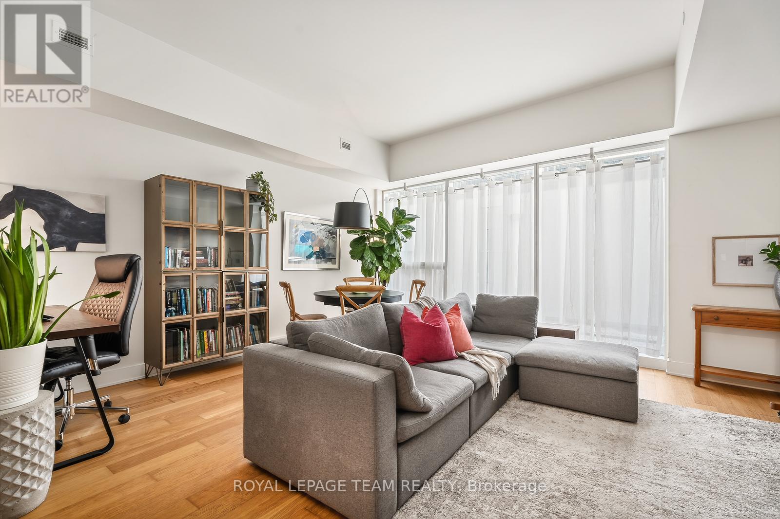 103 - 485 Richmond Road, Ottawa, Ontario  K2A 3W9 - Photo 4 - X12850212