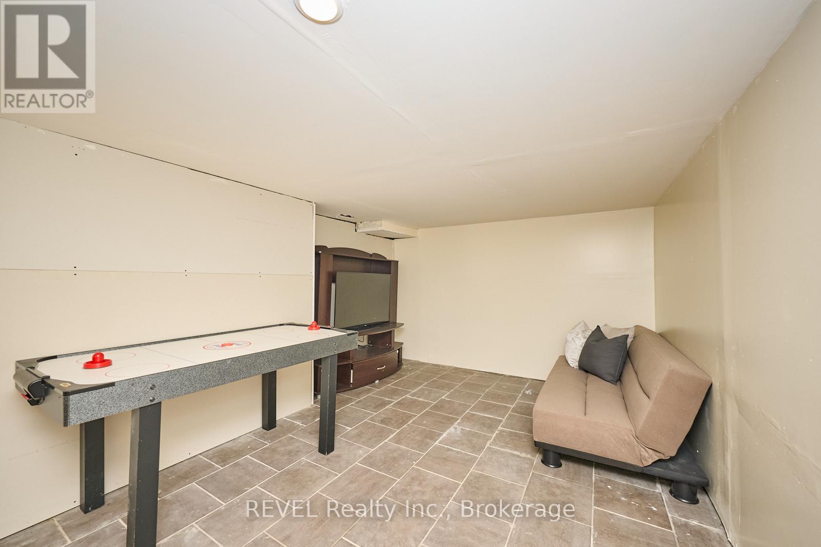 1 Berryman Avenue, St. Catharines, Ontario  L2R 3W8 - Photo 18 - X12850260