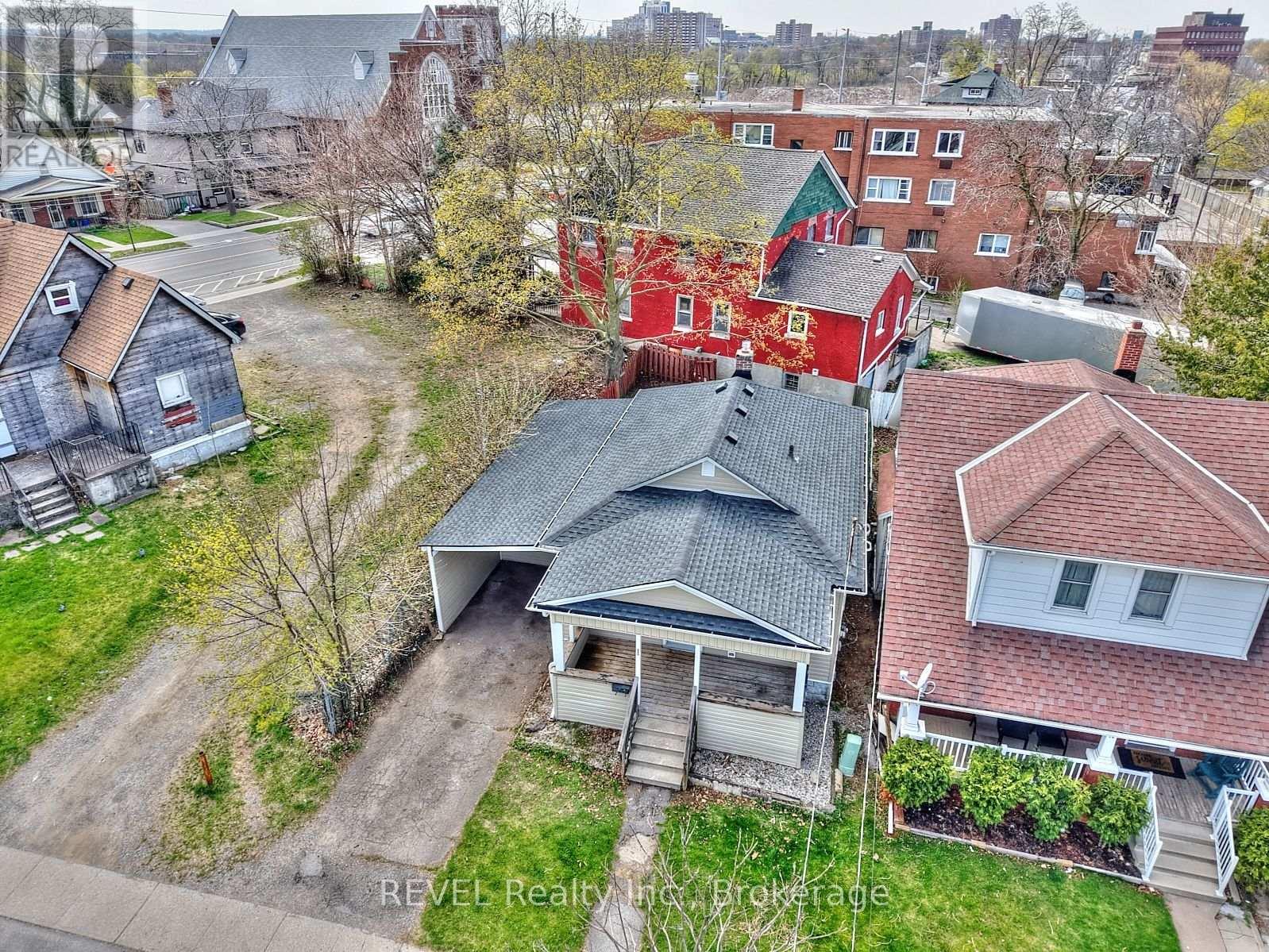 1 Berryman Avenue, St. Catharines, Ontario  L2R 3W8 - Photo 3 - X12850260