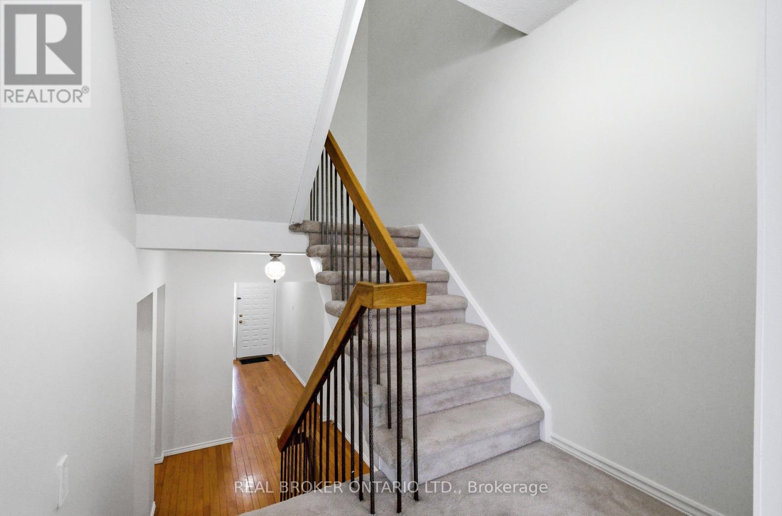 4114 Trapper Crescent, Mississauga, Ontario  L5L 3A9 - Photo 17 - W12849954