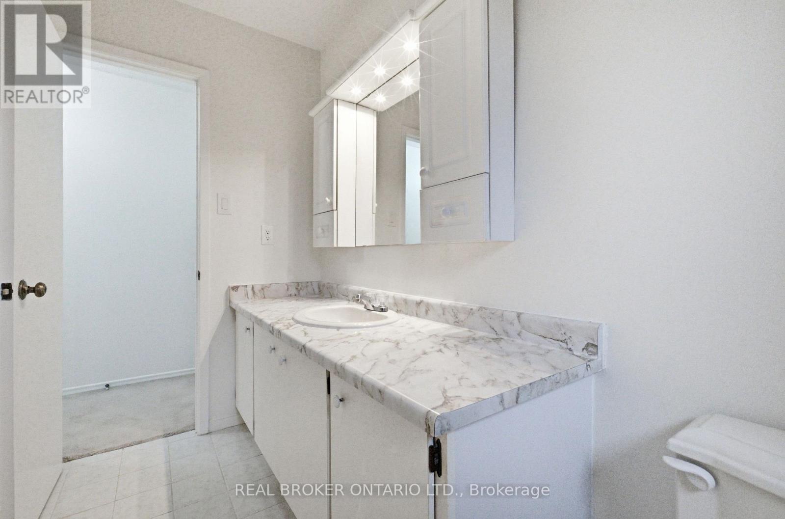 4114 Trapper Crescent, Mississauga, Ontario  L5L 3A9 - Photo 21 - W12849954