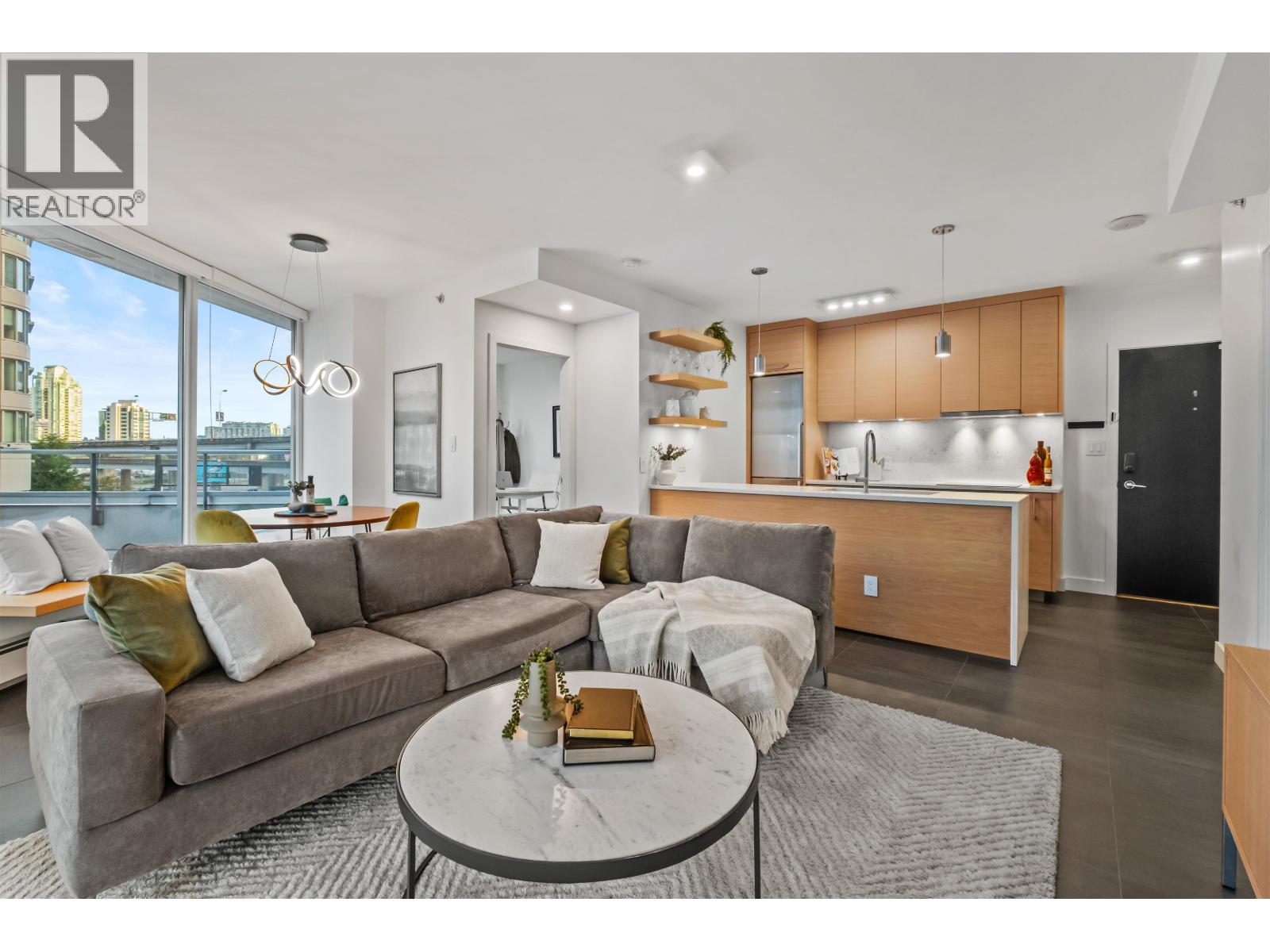 202 689 Abbott Street, Vancouver, British Columbia  V6B 0J2 - Photo 3 - R3096549