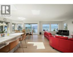 250 KELVIN GROVE WAY, Lions Bay, British Columbia