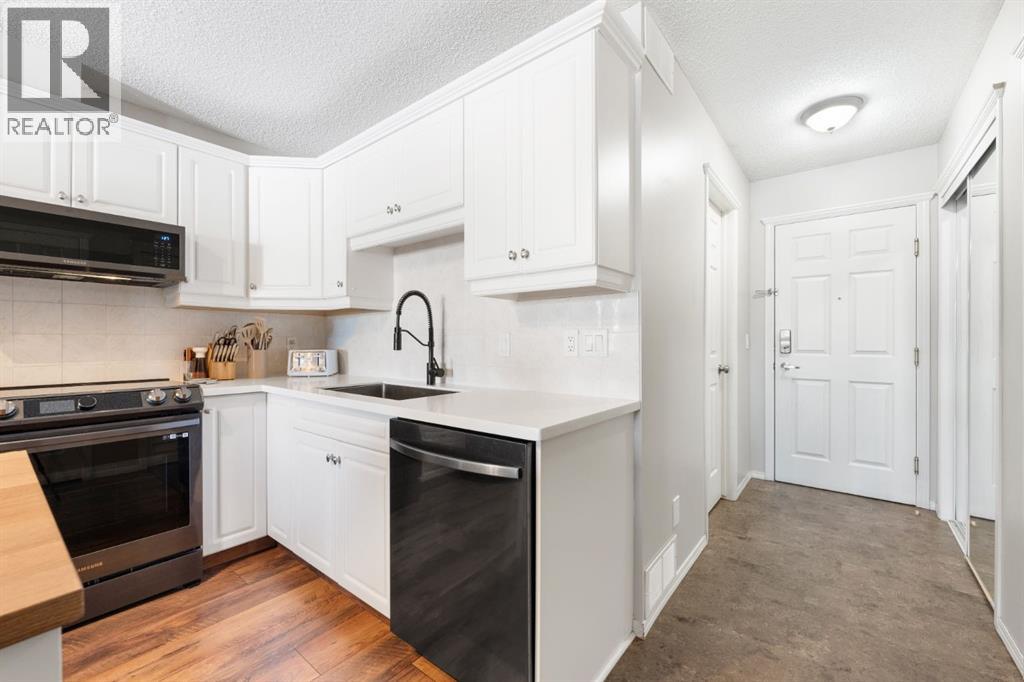 203, 6148 Bowness Road Nw, Calgary, Alberta  T3B 0E1 - Photo 3 - A2288648