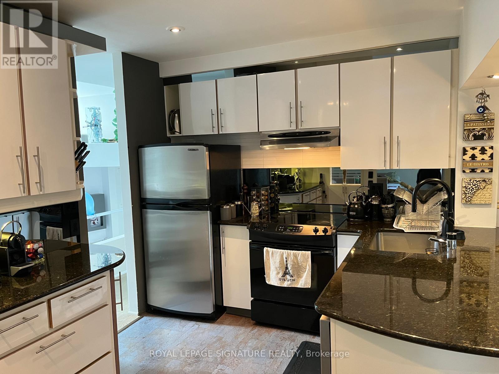 90 Berkinshaw Crescent, Toronto, Ontario  M3B 2T2 - Photo 12 - C12850296