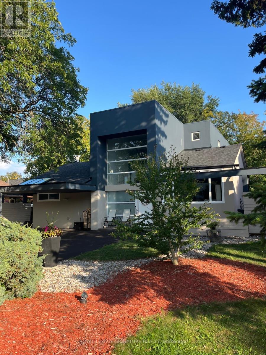 90 Berkinshaw Crescent, Toronto, Ontario  M3B 2T2 - Photo 3 - C12850296