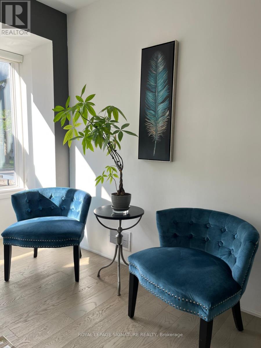 90 Berkinshaw Crescent, Toronto, Ontario  M3B 2T2 - Photo 9 - C12850296