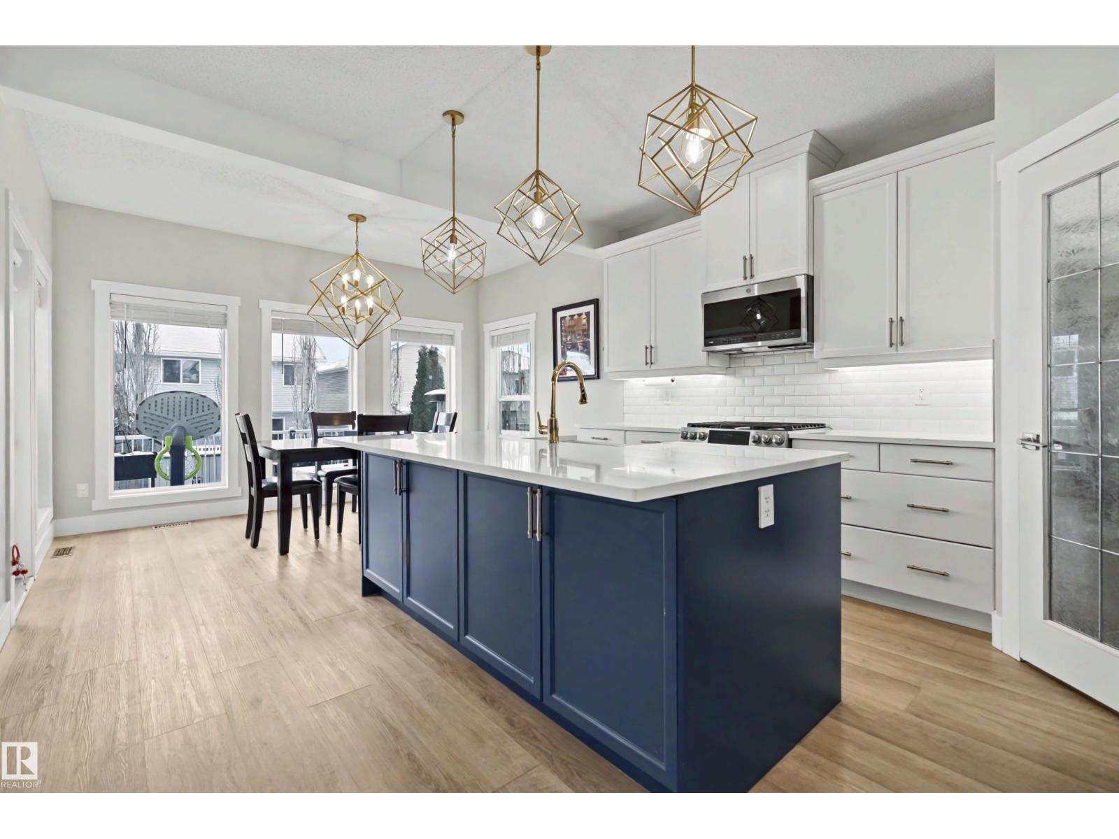 5911 7 Av Sw, Edmonton, Alberta  T6X 0G5 - Photo 3 - E4475932