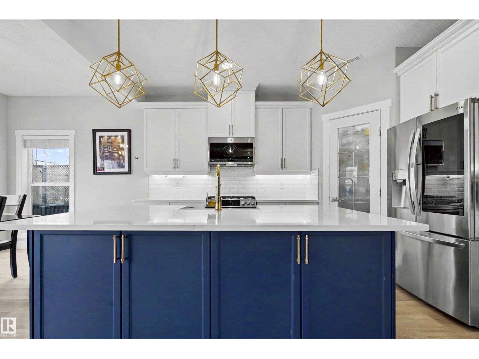 5911 7 Av Sw, Edmonton, Alberta  T6X 0G5 - Photo 4 - E4475932