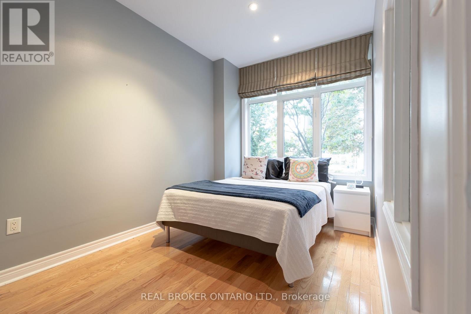 Main - 179 Hanson Street, Toronto (Woodbine Corridor), Ontario  M4C 1A7 - Photo 10 - E12850192