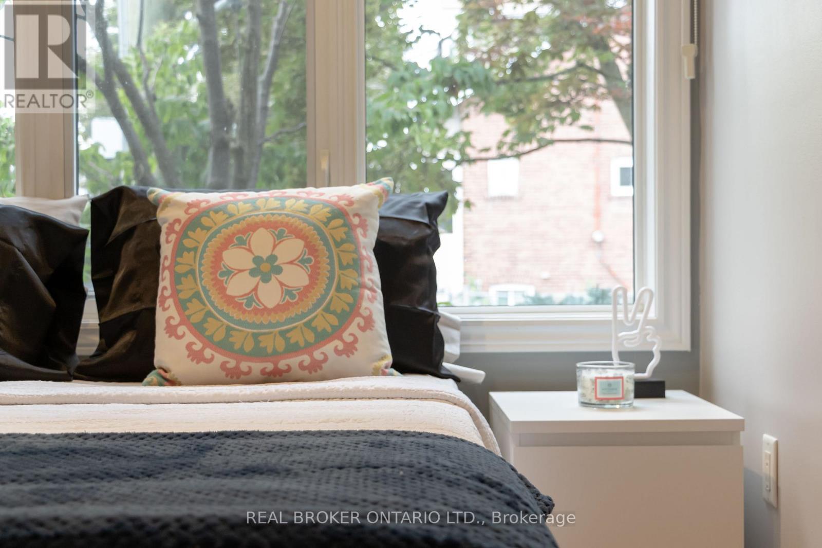 Main - 179 Hanson Street, Toronto (Woodbine Corridor), Ontario  M4C 1A7 - Photo 11 - E12850192