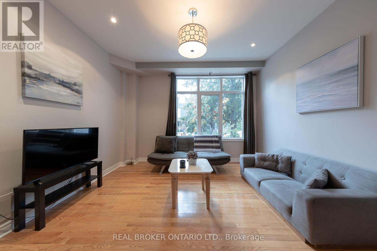 Main - 179 Hanson Street, Toronto (Woodbine Corridor), Ontario  M4C 1A7 - Photo 3 - E12850192