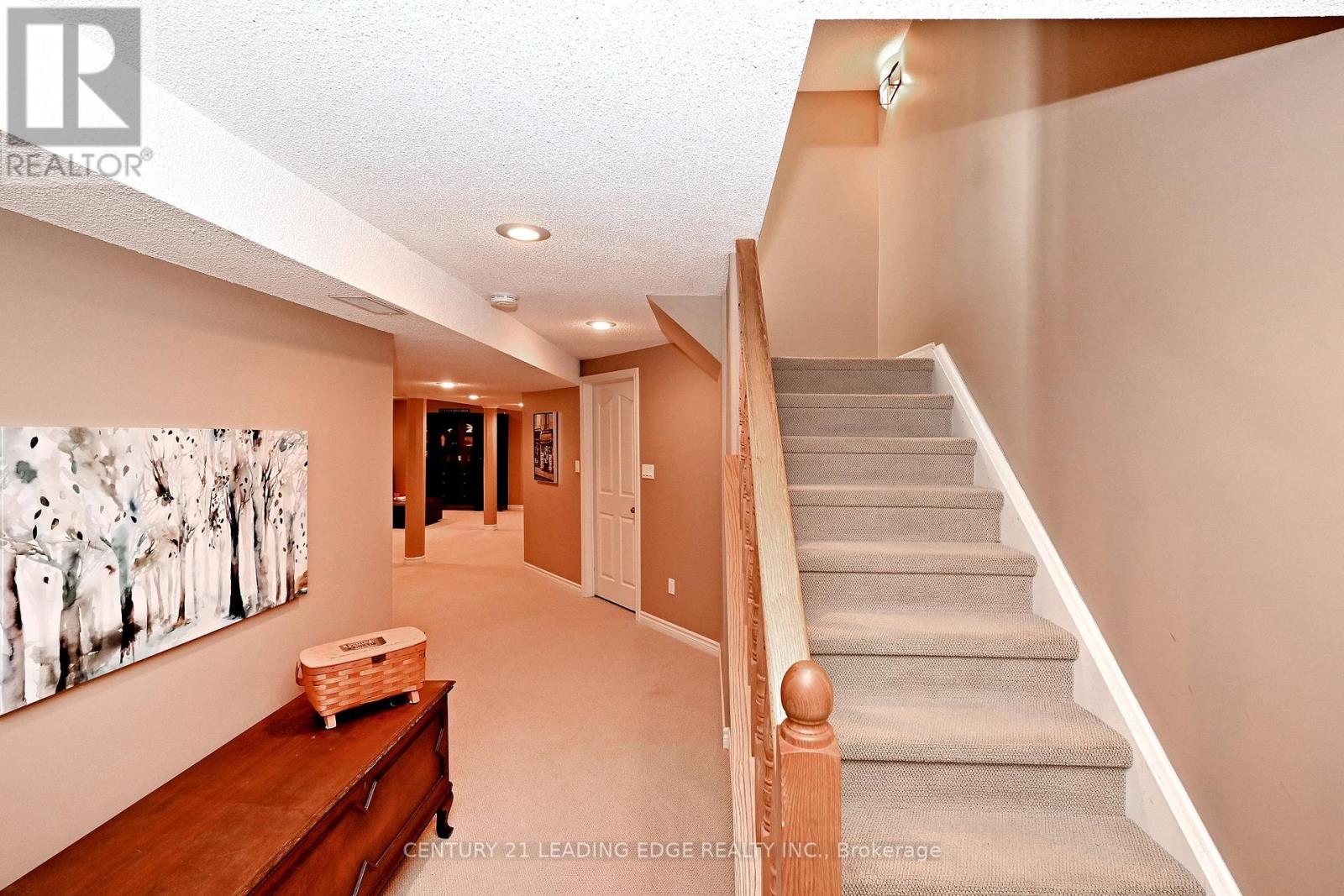34 Pandora Court, Richmond Hill, Ontario  L4S 1J4 - Photo 35 - N12850254