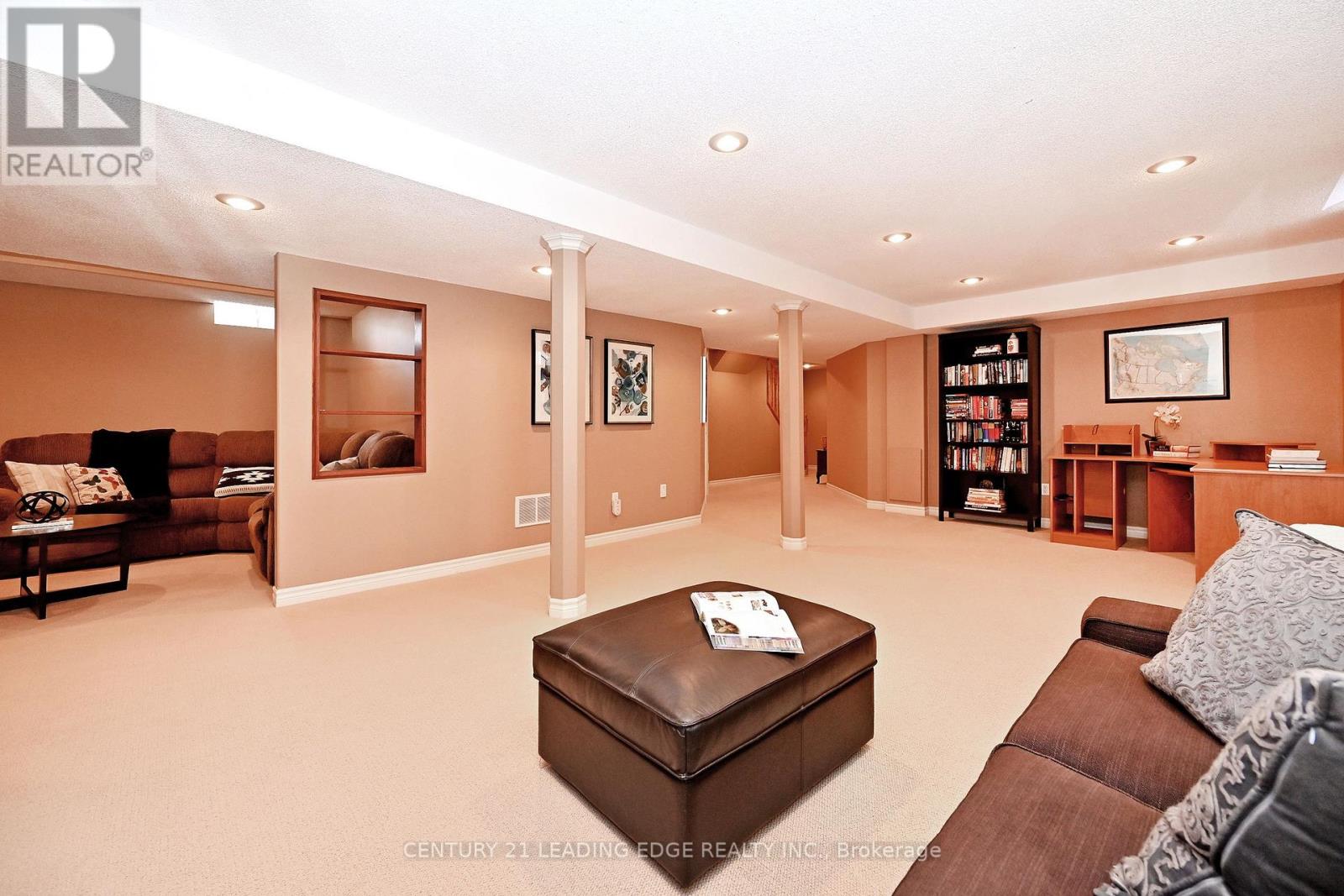 34 Pandora Court, Richmond Hill, Ontario  L4S 1J4 - Photo 36 - N12850254