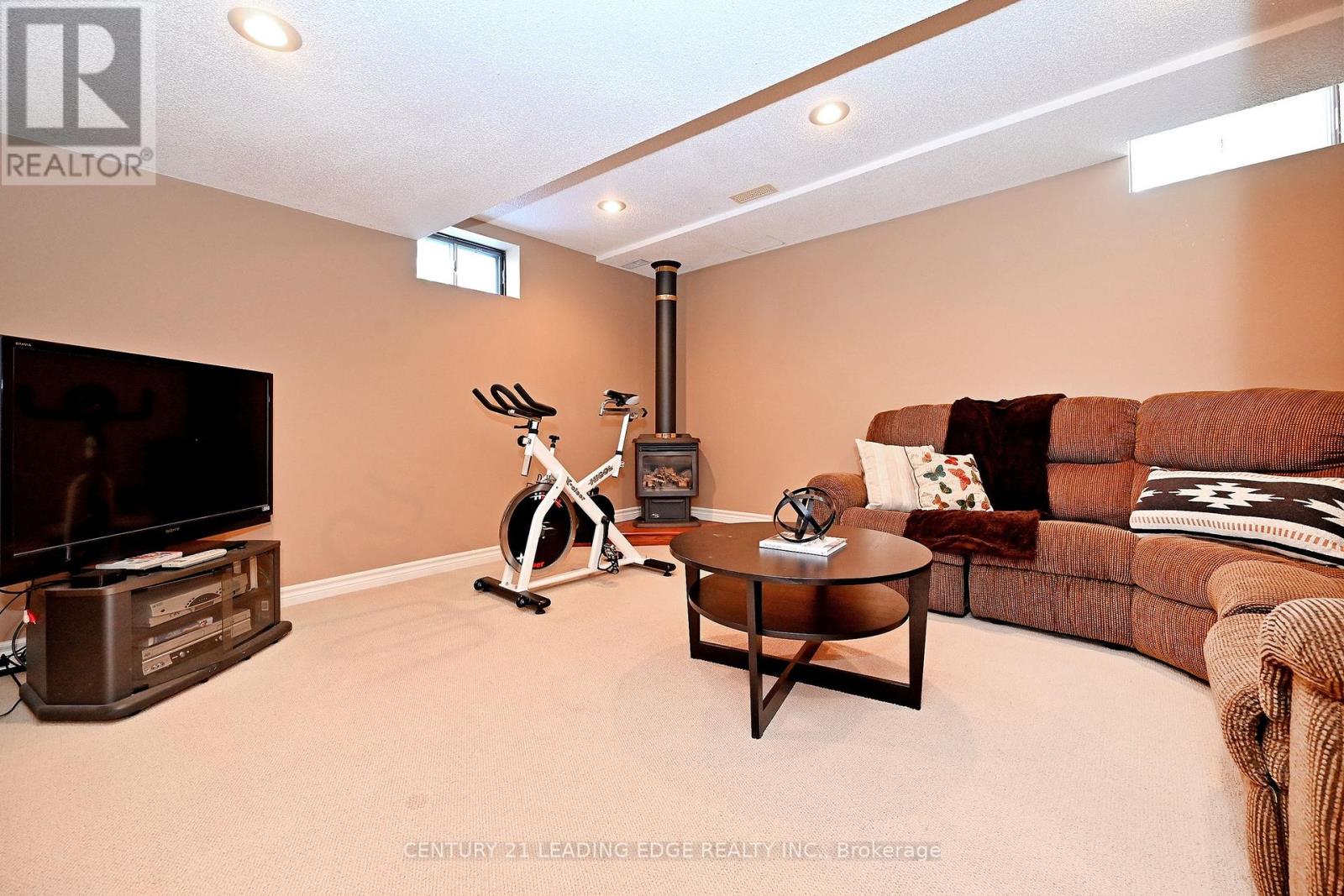 34 Pandora Court, Richmond Hill, Ontario  L4S 1J4 - Photo 38 - N12850254