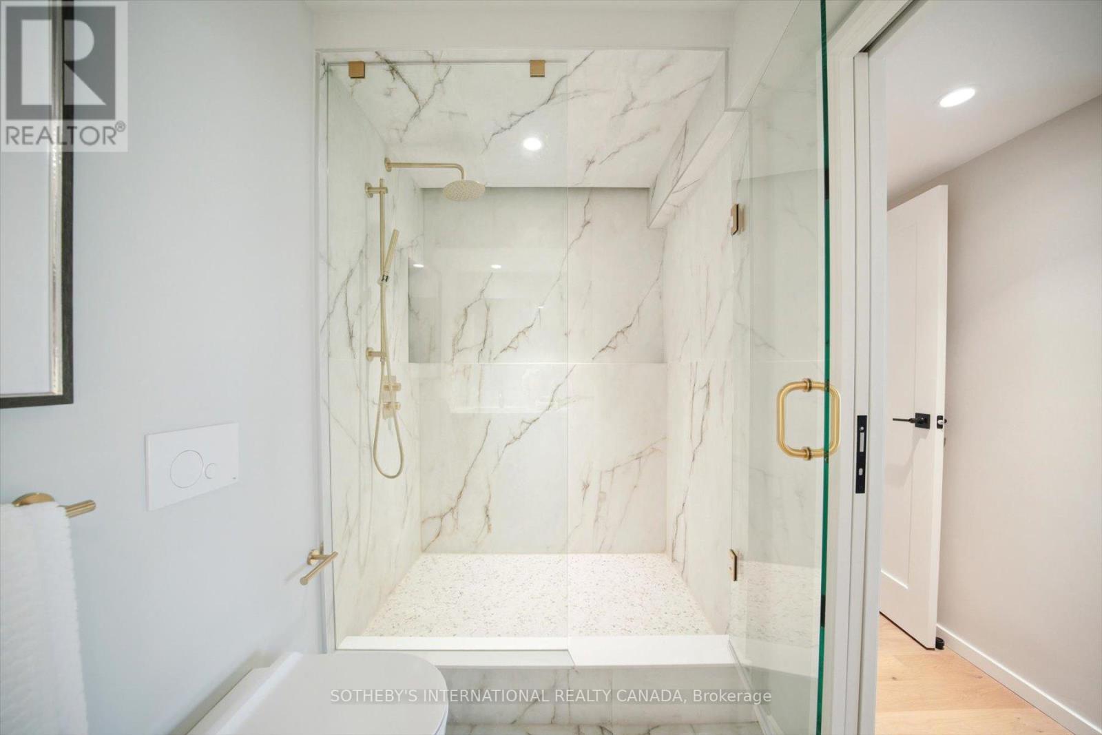 1110 - 65 Harbour Square, Toronto, Ontario  M5J 2L4 - Photo 17 - C12667984