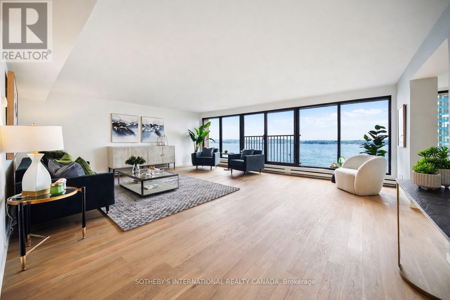 1110 - 65 Harbour Square, Toronto, Ontario  M5J 2L4 - Photo 2 - C12667984