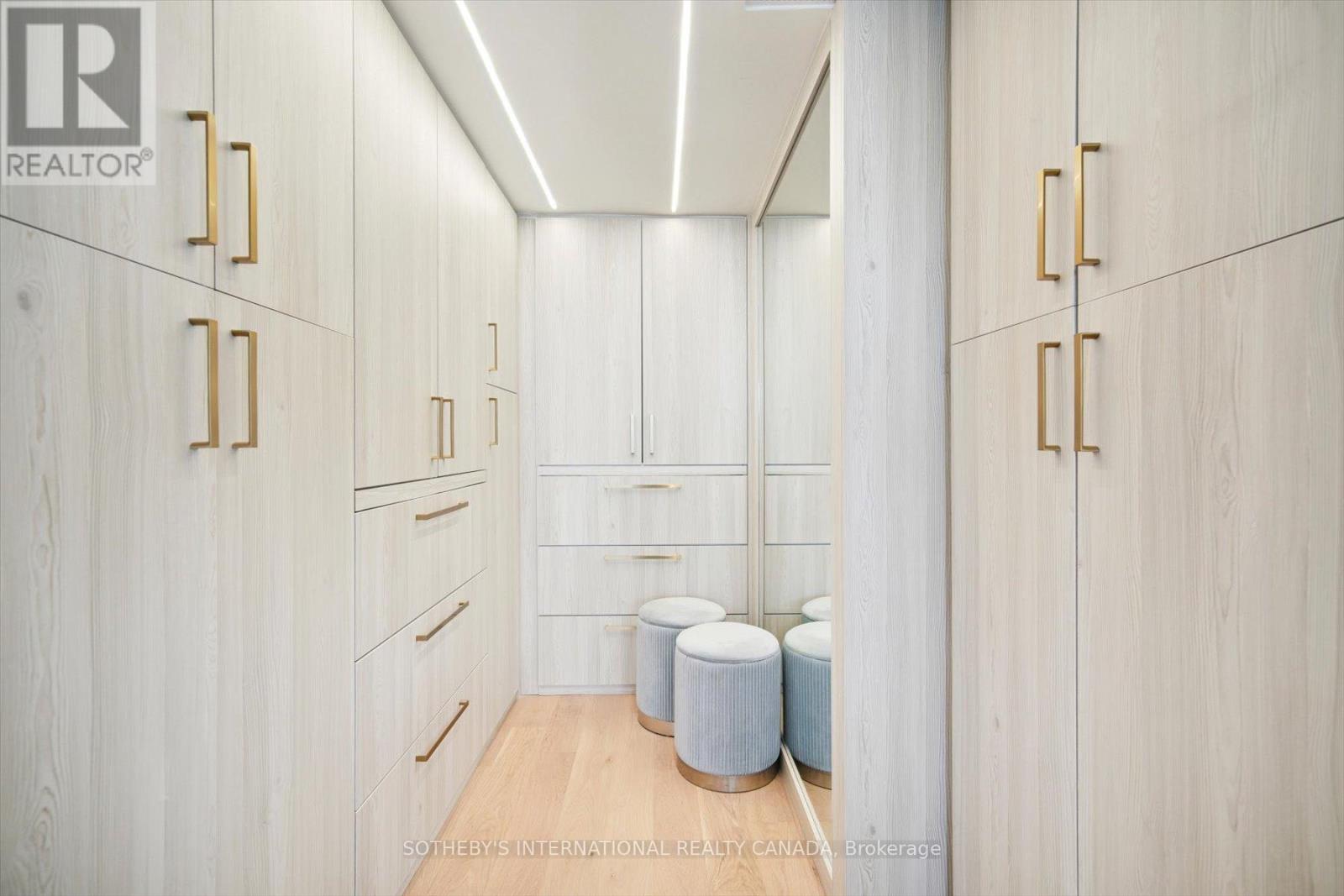 1110 - 65 Harbour Square, Toronto, Ontario  M5J 2L4 - Photo 18 - C12667984