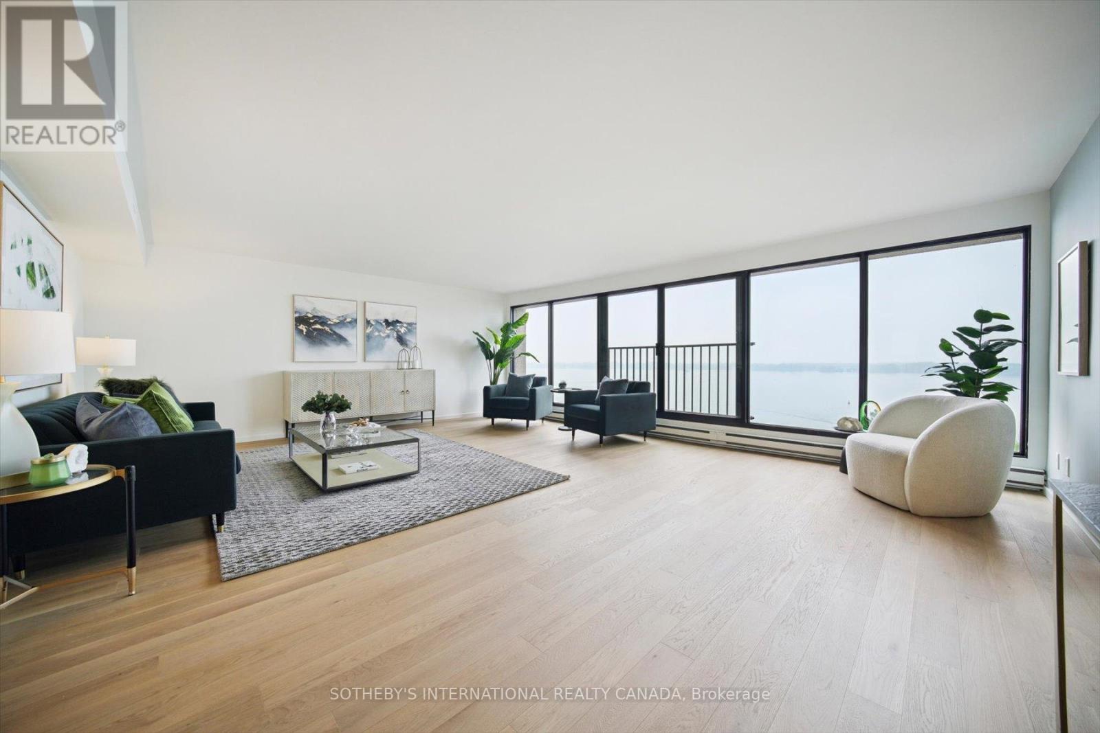 1110 - 65 Harbour Square, Toronto, Ontario  M5J 2L4 - Photo 6 - C12667984