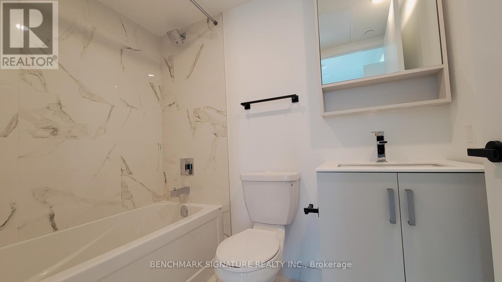 4011 - 88 Queen Street E, Toronto, Ontario  M5C 0B6 - Photo 9 - C12840060